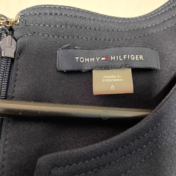 Tommy Hilfiger Women's Size 6 Navy Blue V-Neck Sheath Dress‎ w/Gold Grommets - Picture 4 of 8